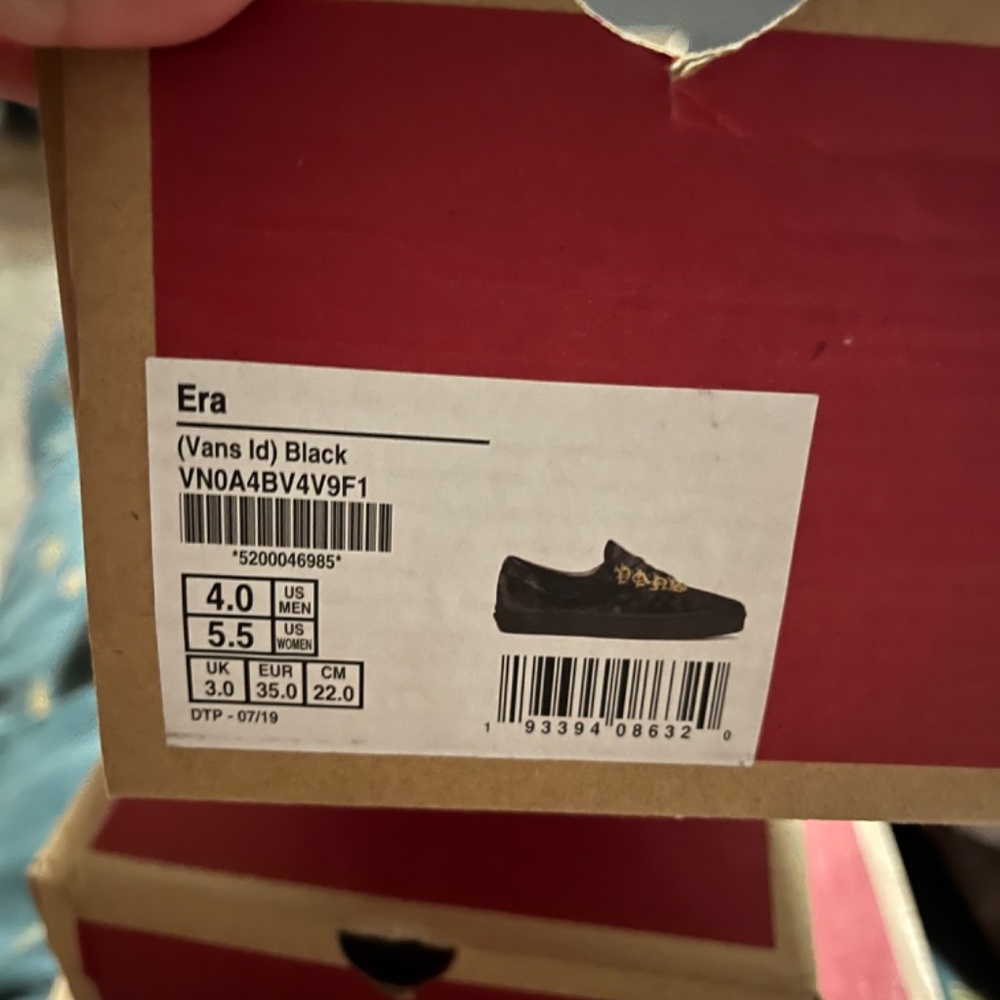Velvet Vans - Picture 2 of 2